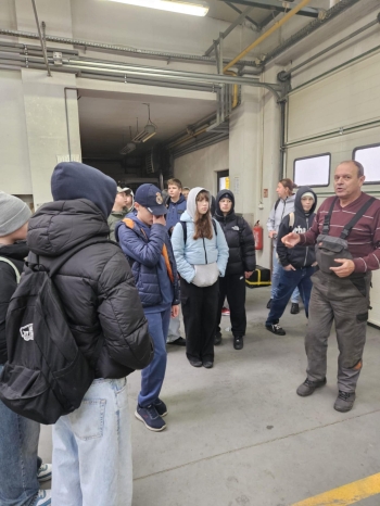 d9f44725-3708-4fa9-8682-59d8f24c4c02