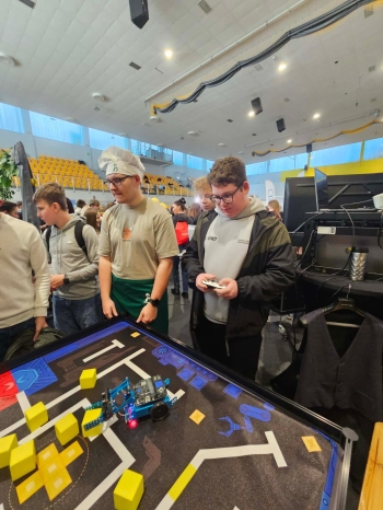 654320477_122127398943076792_4355888654278993699_n