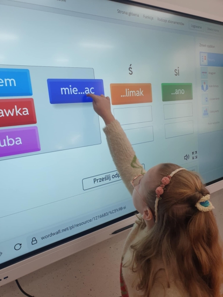 Kolejne tablice inteaktywne w naszych klasach