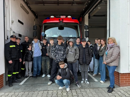 Wycieczka uczniów z klasy 7 i 8 do Straży Pożarnej oraz do Biblioteki w Krotoszynie