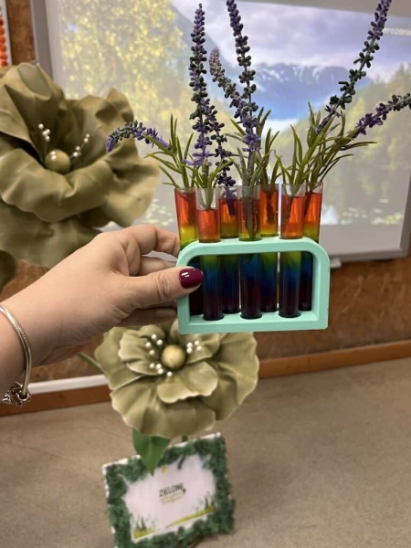 Zieloni i tęcza w probówce