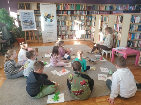 Odwiedziny uczniów z klasy 2 w Bibliotece Publicznej w Baszkowie